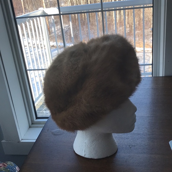Beautiful vintage real fur hat - Picture 4 of 4